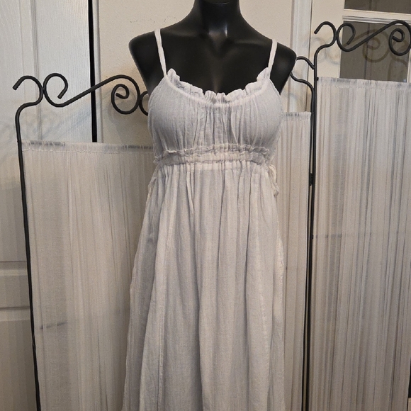 Free People Dresses & Skirts - Free People Long White Gauzy Dress!